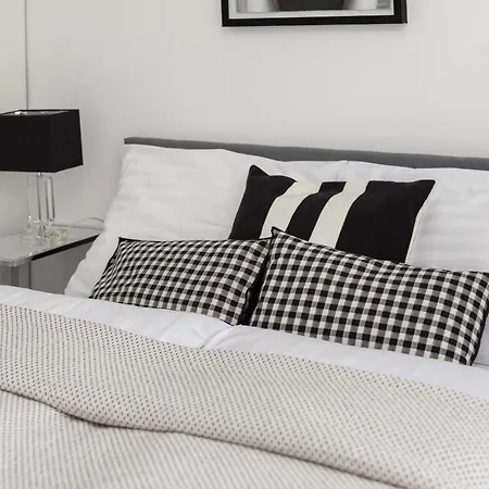 Plac Grzybowski Studio Near Metro Swietokrzyska By Renters *