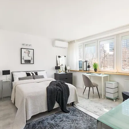 Plac Grzybowski Studio Near Metro Swietokrzyska By Renters Apartment Warsaw