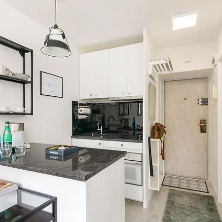 Apartment Plac Grzybowski Studio Near Metro Swietokrzyska By Renters
