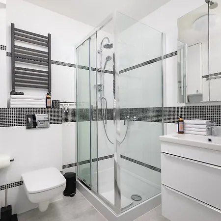 Plac Grzybowski Studio Near Metro Swietokrzyska By Renters